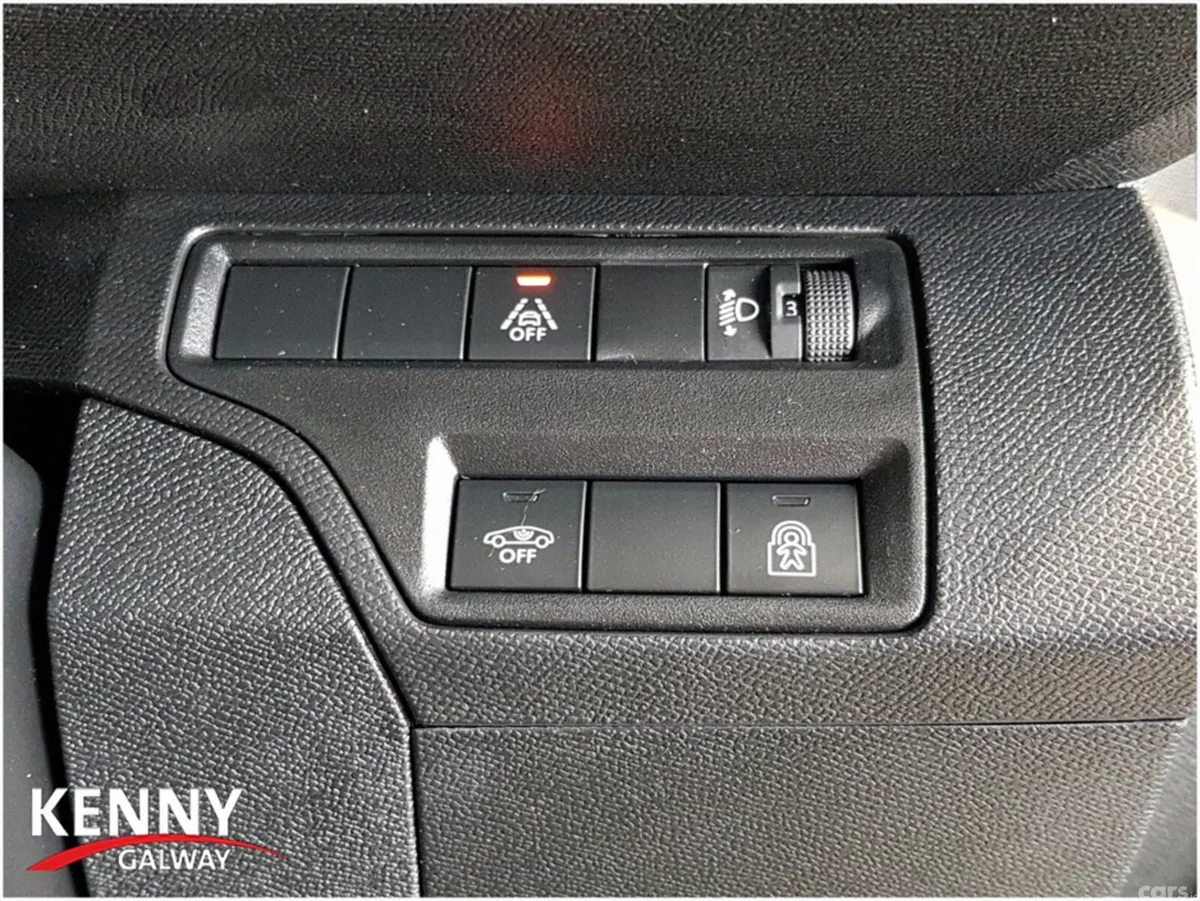 Peugeot 3008 MPV, Diesel, 2023, White