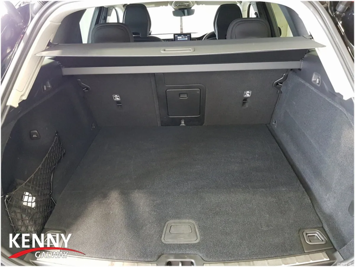 Volvo XC60 Estate, Petrol Hybrid, 2025, Black