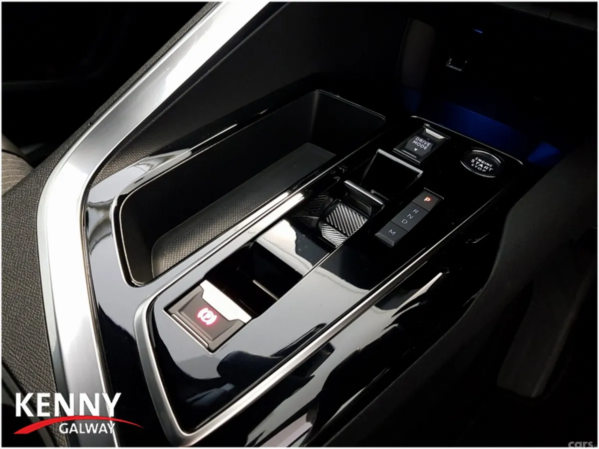 Peugeot 5008 MPV, Diesel, 2024, Black