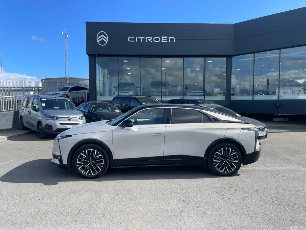 DS Automobiles Other Hatchback, Electric, 2026, Grey