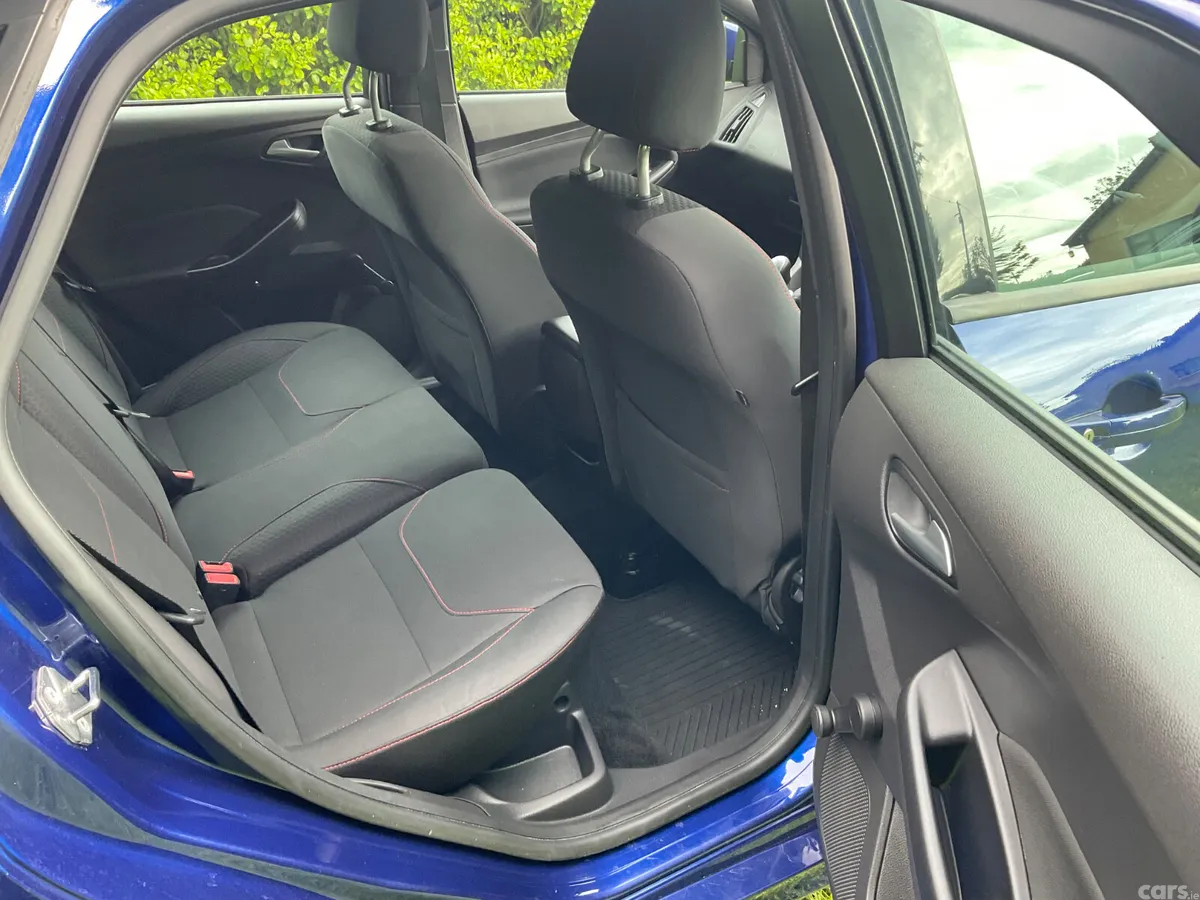 Ford Focus Hatchback, Diesel, 2017, Blue