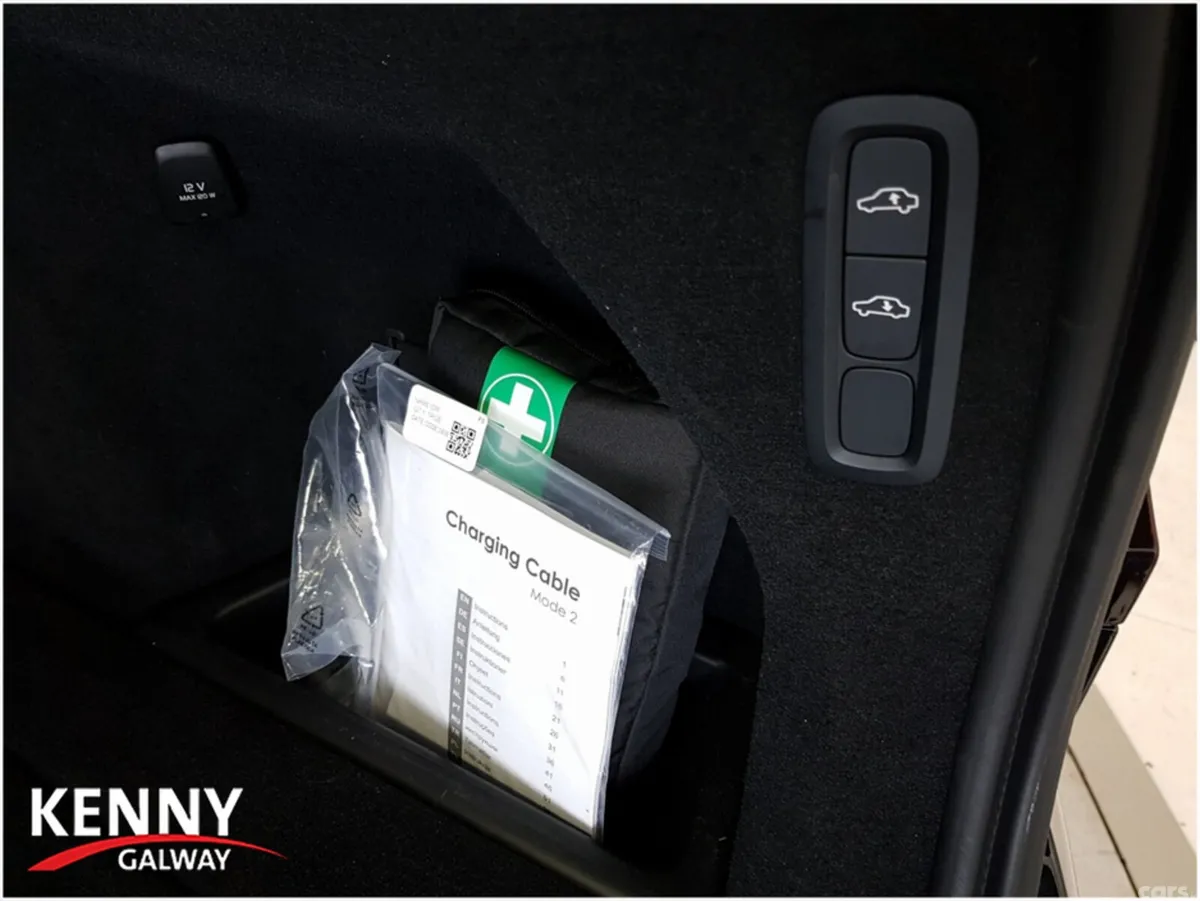 Volvo XC90 Estate, Petrol Hybrid, 2025, Black