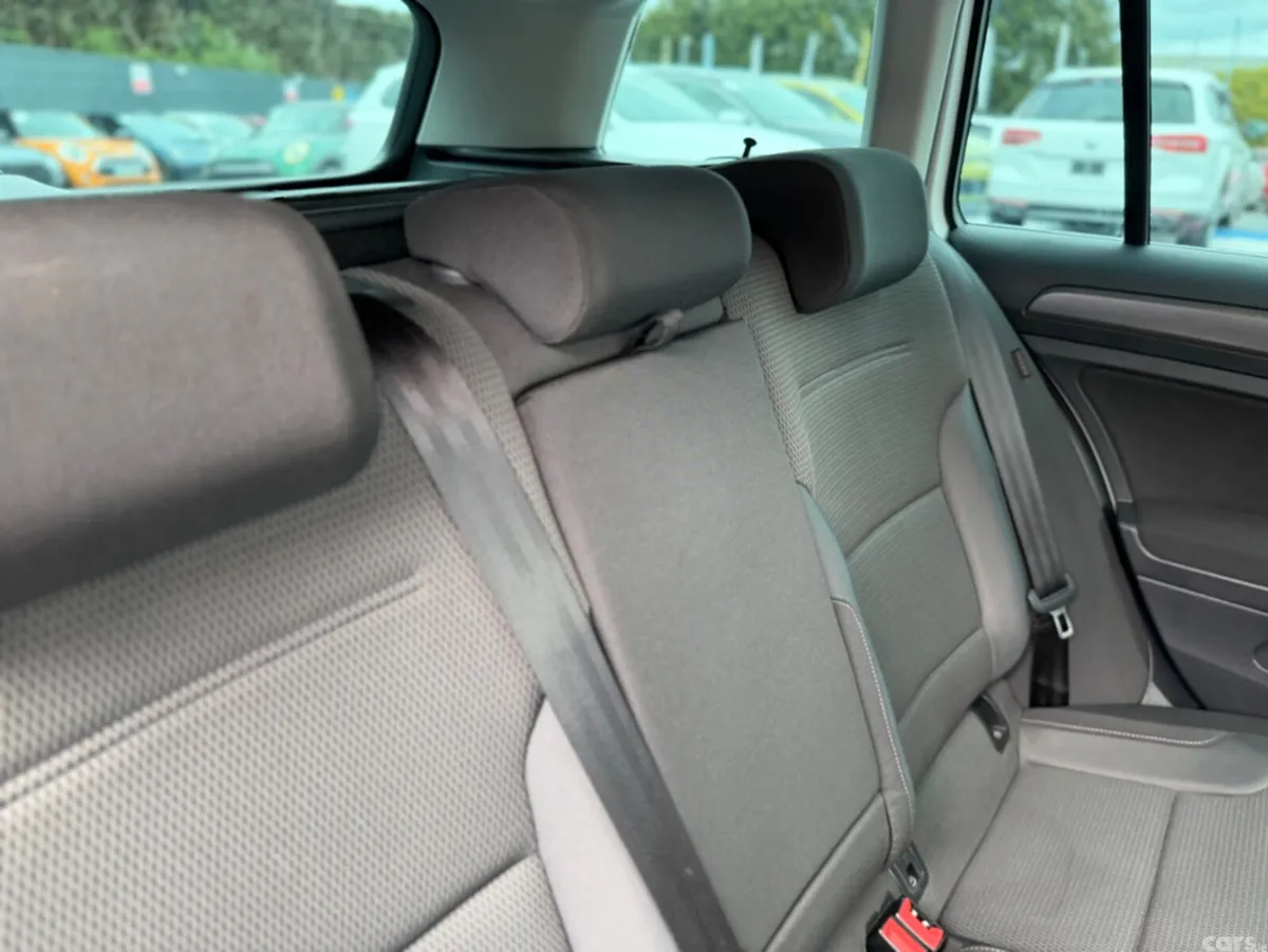 Volkswagen Golf Estate, Petrol, 2019, White