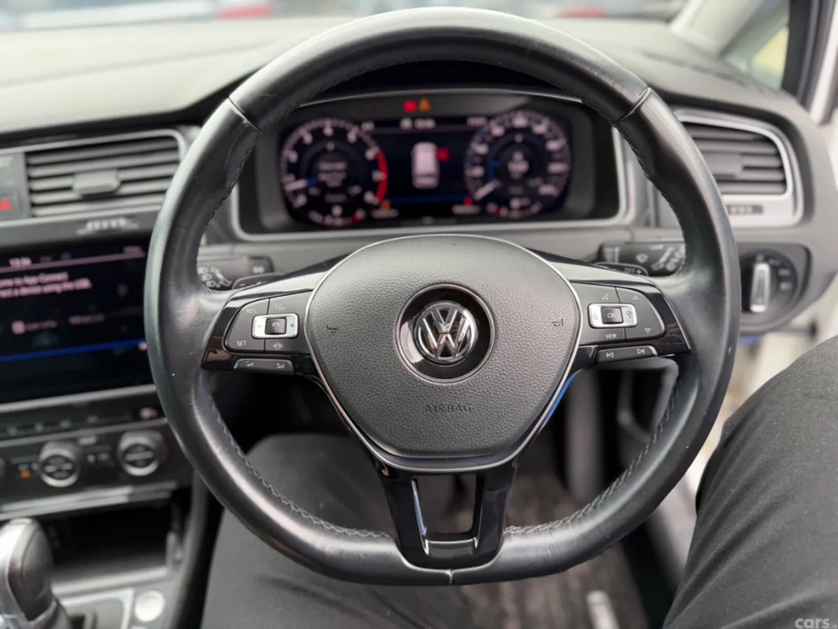Volkswagen Golf Estate, Petrol, 2019, White