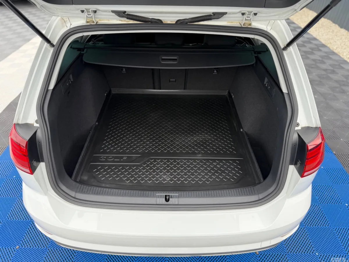 Volkswagen Golf Estate, Petrol, 2019, White