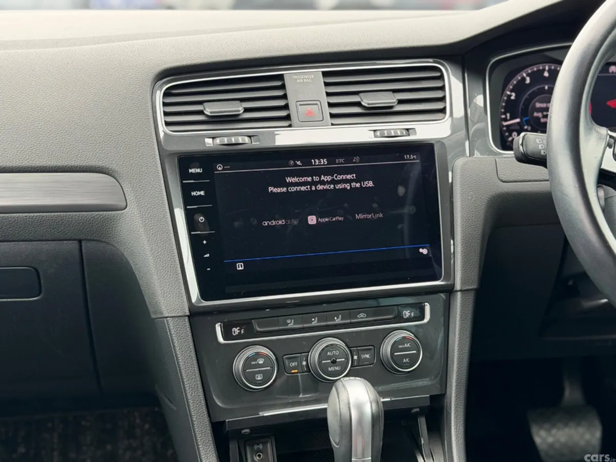 Volkswagen Golf Estate, Petrol, 2019, White