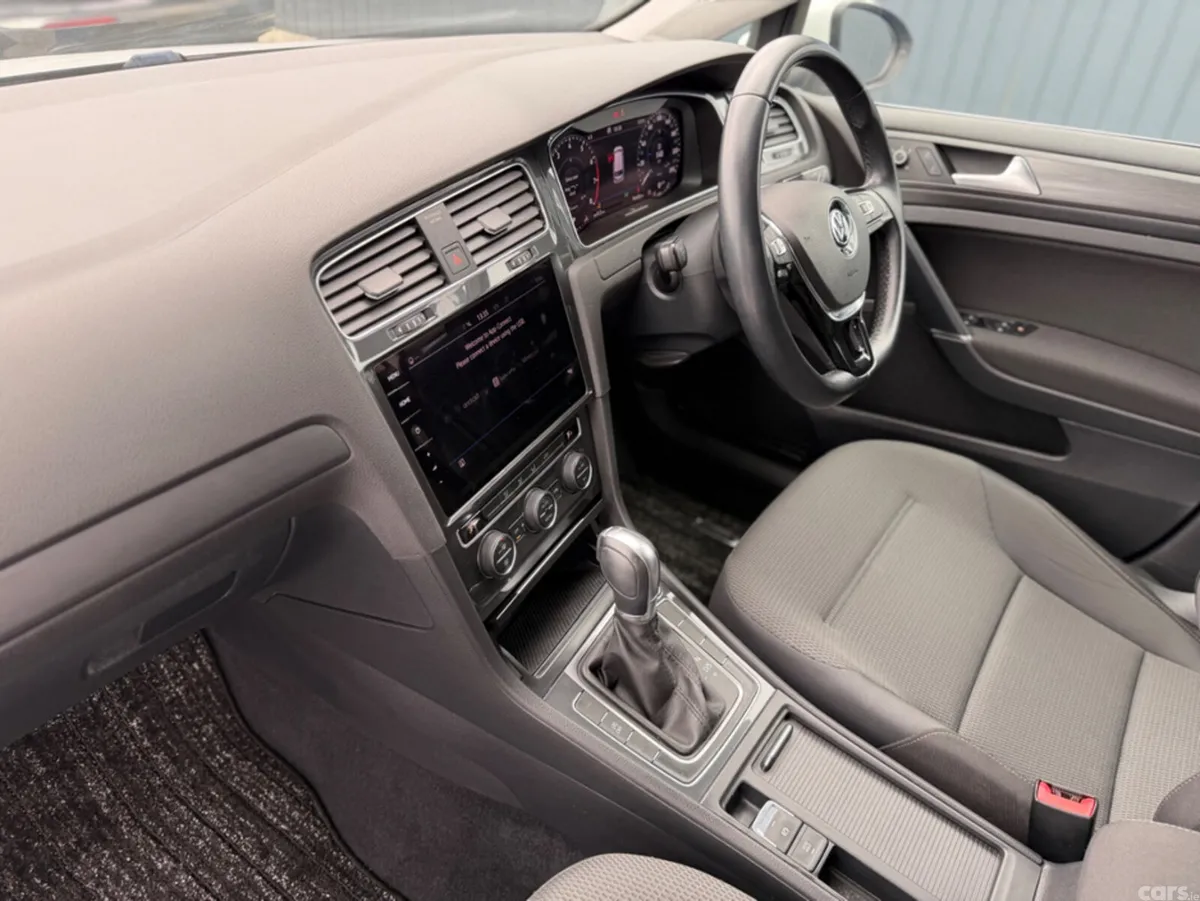 Volkswagen Golf Estate, Petrol, 2019, White