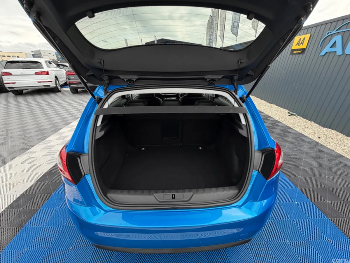 Peugeot 308 Hatchback, Diesel, 2021, Blue