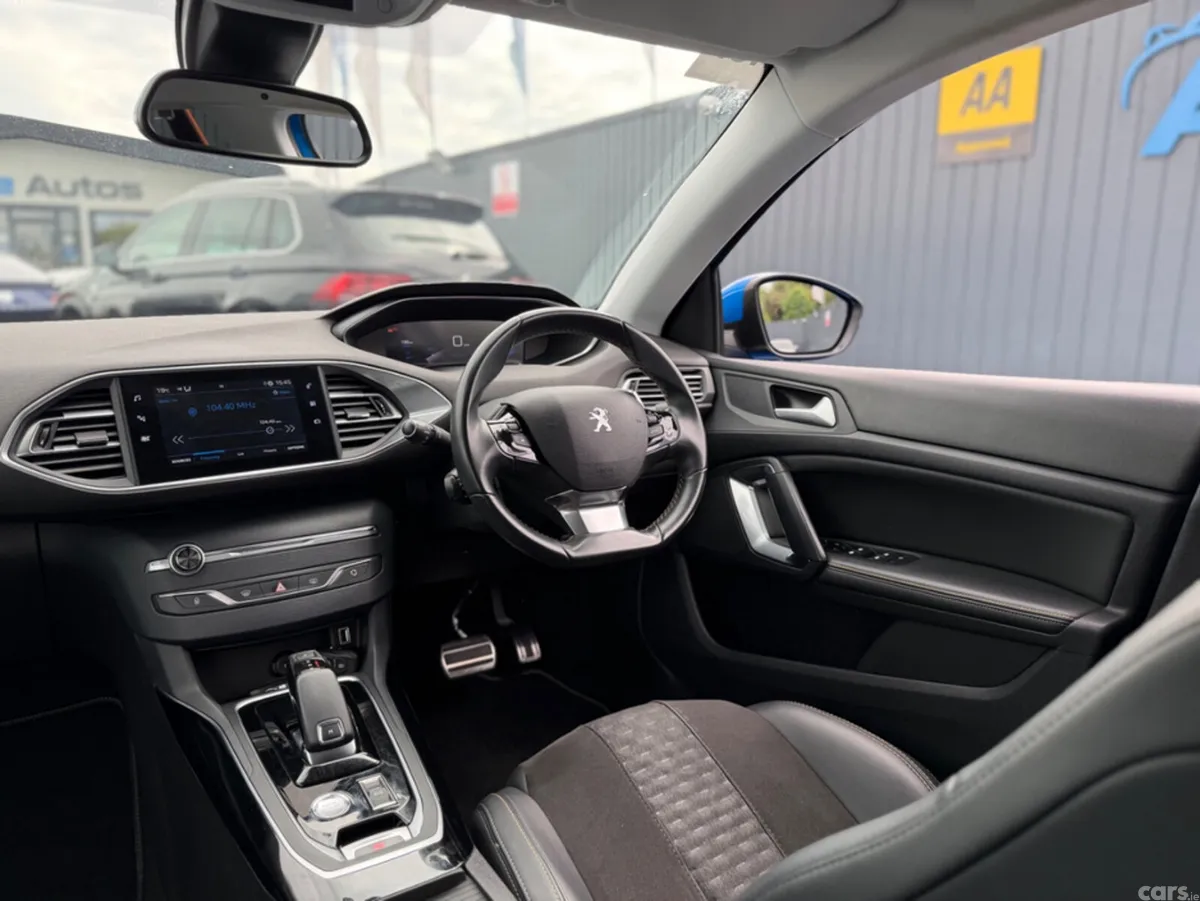 Peugeot 308 Hatchback, Diesel, 2021, Blue