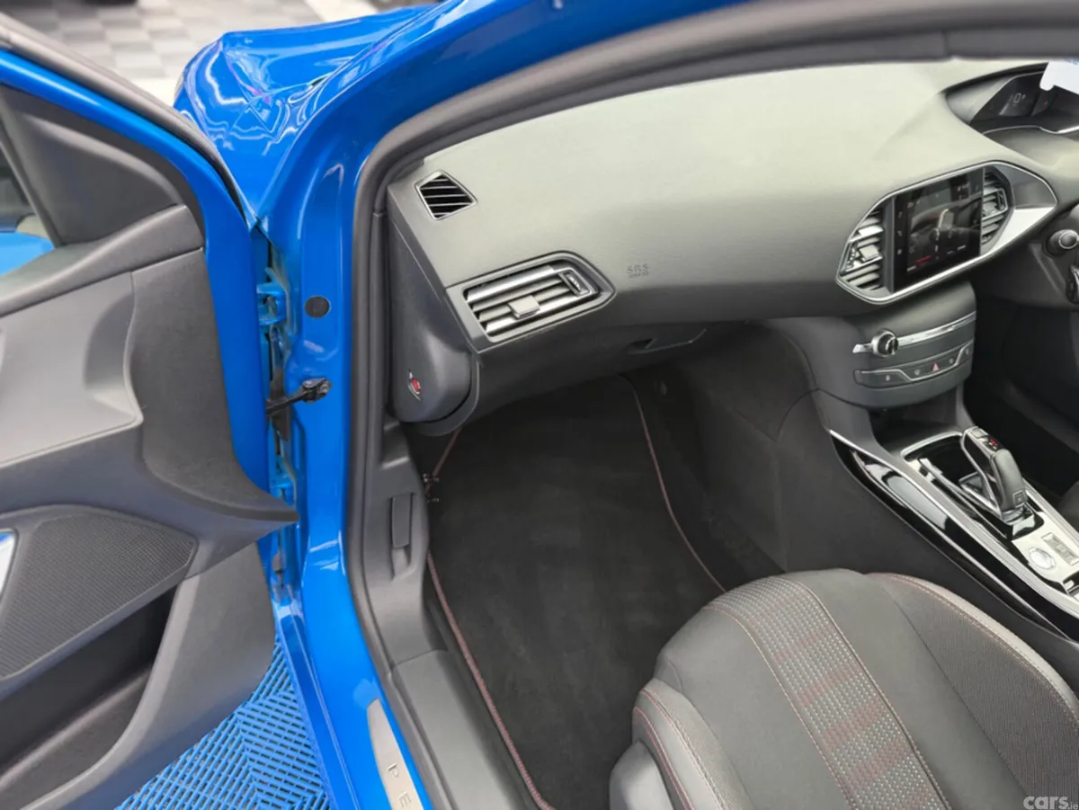 Peugeot 308 Hatchback, Diesel, 2021, Blue