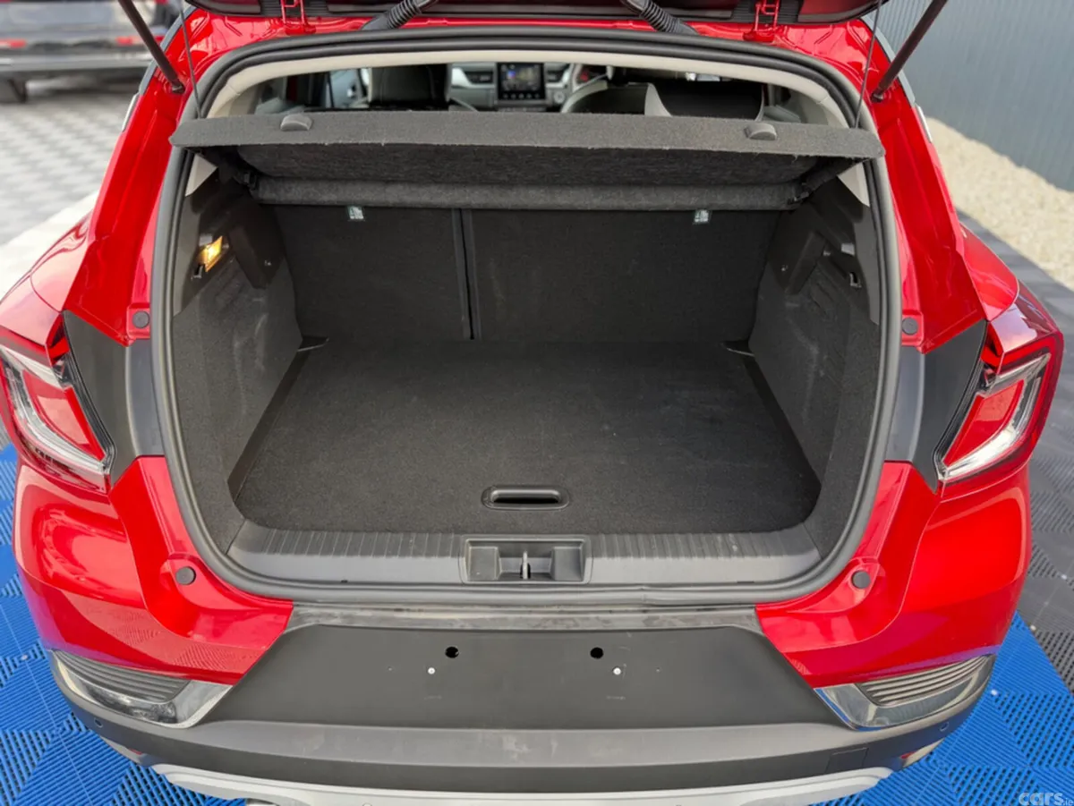 Renault Captur SUV, Petrol, 2021, Red