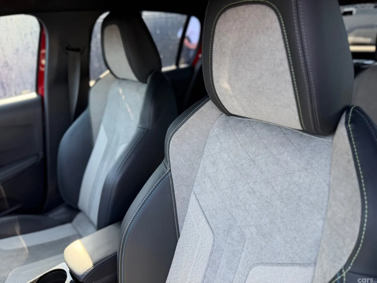 Peugeot 208 Hatchback, Petrol, 2021, Red