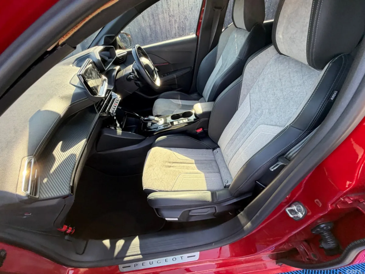 Peugeot 208 Hatchback, Petrol, 2021, Red