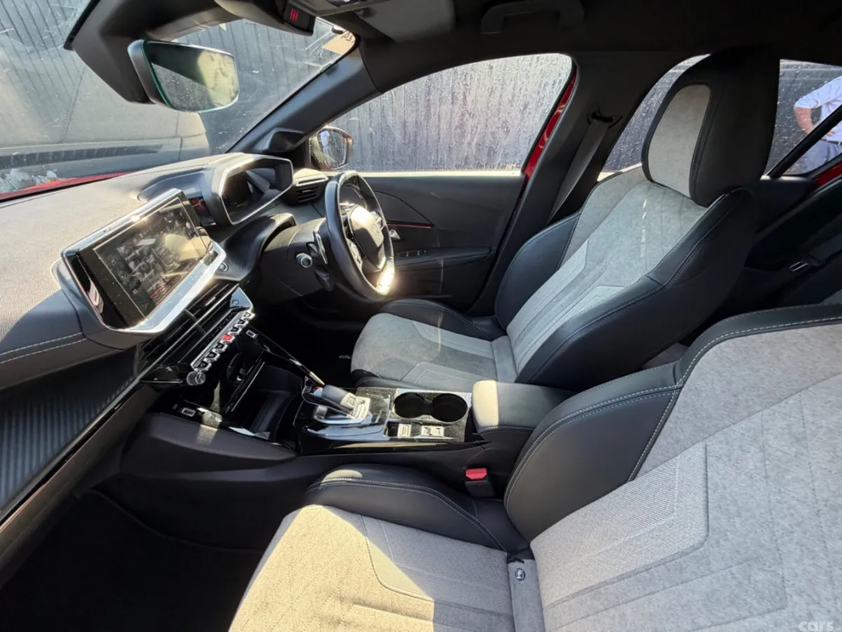 Peugeot 208 Hatchback, Petrol, 2021, Red