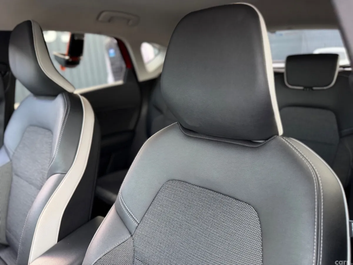 Renault Captur SUV, Petrol, 2021, Red