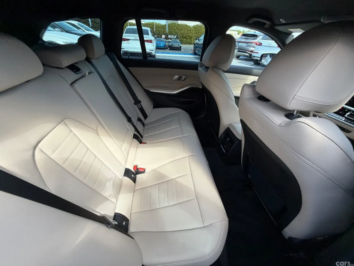 BMW 3-Series Estate, Diesel, 2022, White