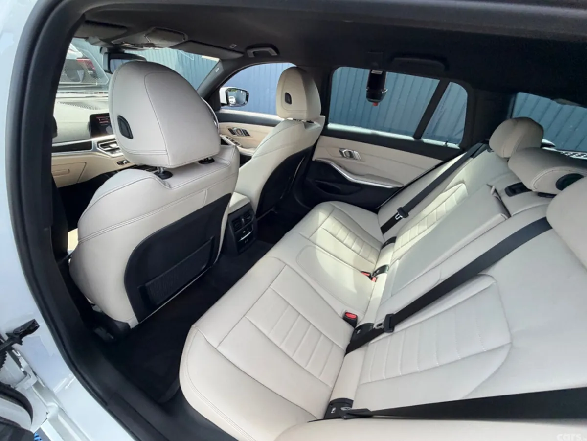 BMW 3-Series Estate, Diesel, 2022, White