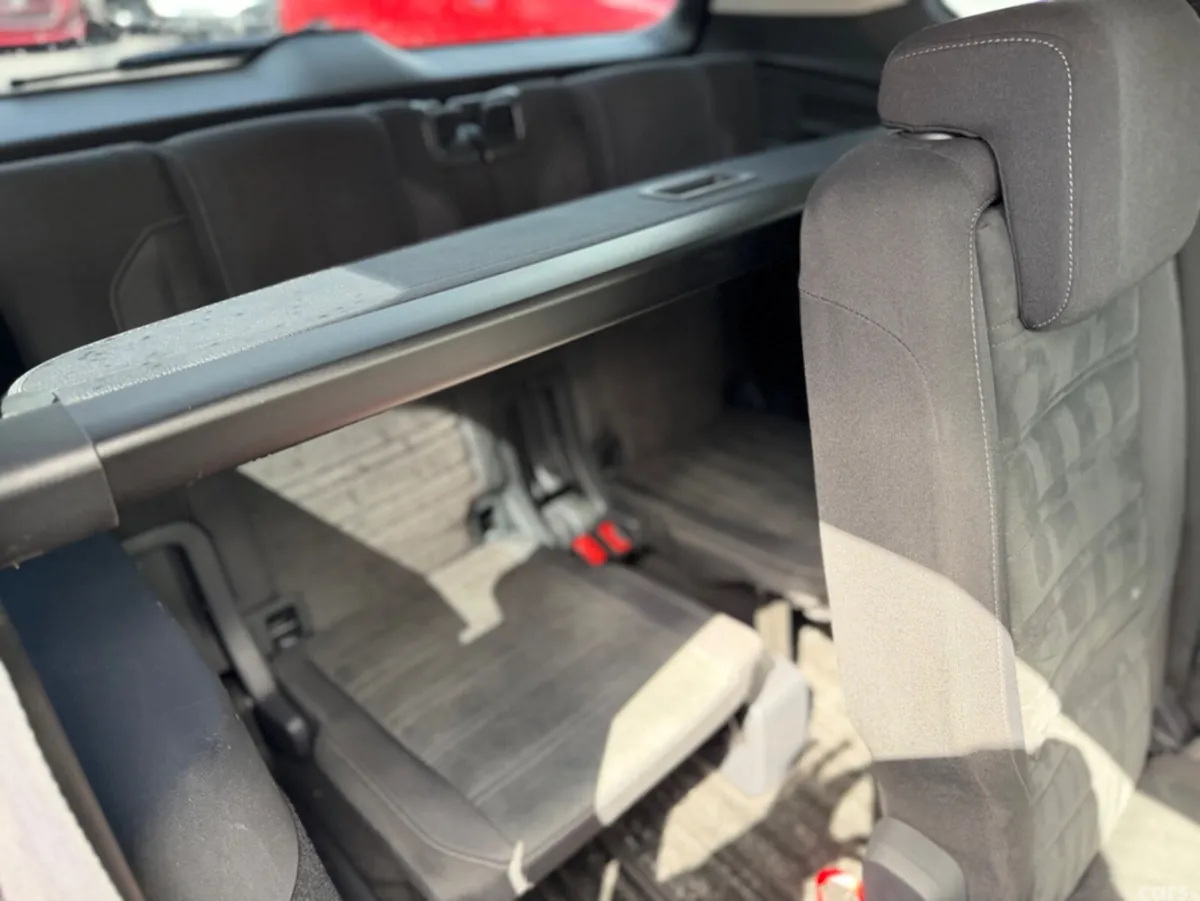 Volkswagen Touran MPV, Diesel, 2020, Black