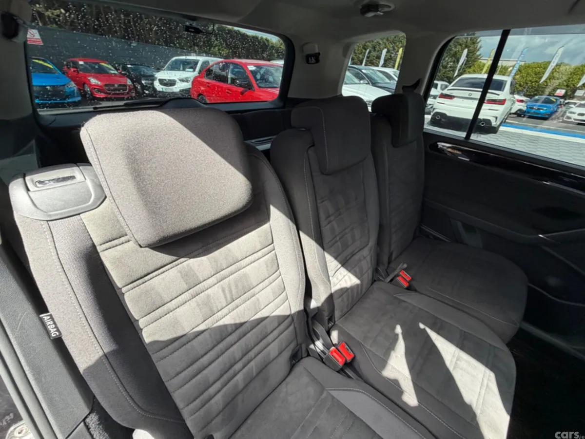 Volkswagen Touran MPV, Diesel, 2020, Black