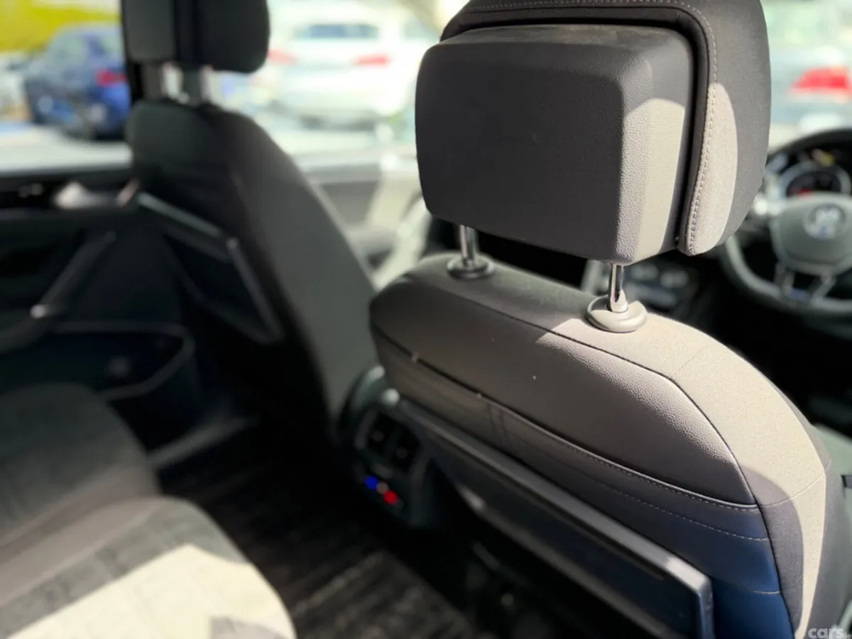 Volkswagen Touran MPV, Diesel, 2020, Black