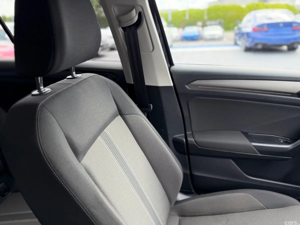 Volkswagen T-Roc SUV, Diesel, 2021, Black