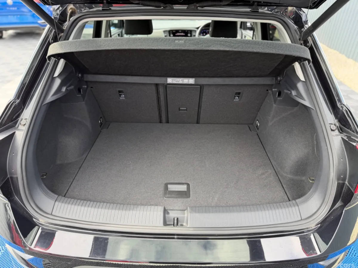 Volkswagen T-Roc SUV, Diesel, 2021, Black