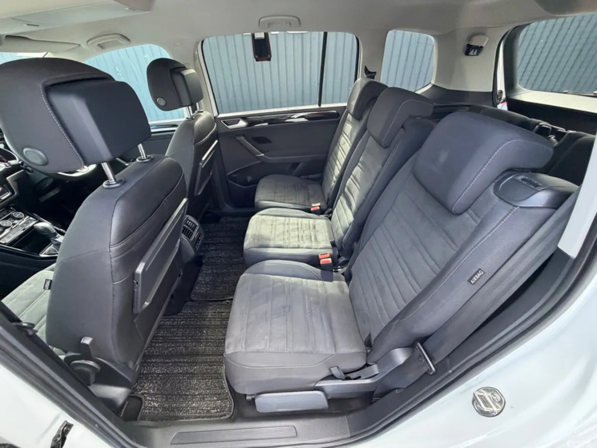 Volkswagen Touran MPV, Diesel, 2020, White