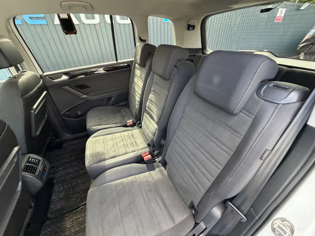 Volkswagen Touran MPV, Diesel, 2020, White