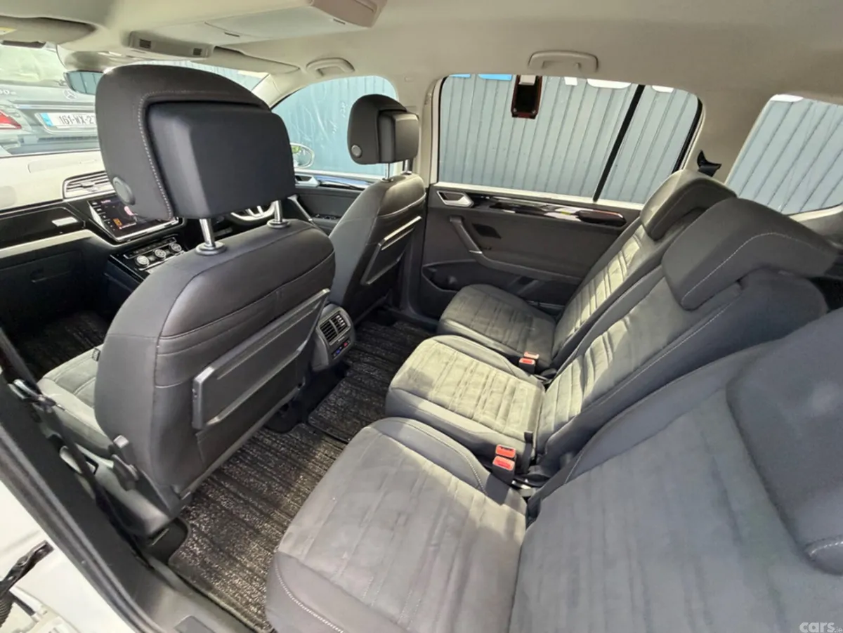 Volkswagen Touran MPV, Diesel, 2020, White