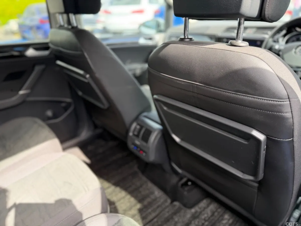 Volkswagen Touran MPV, Diesel, 2020, White