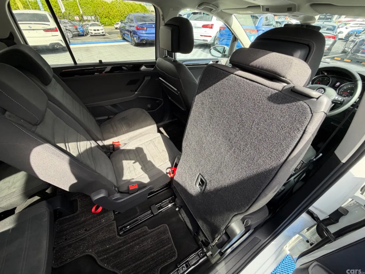 Volkswagen Touran MPV, Diesel, 2020, White
