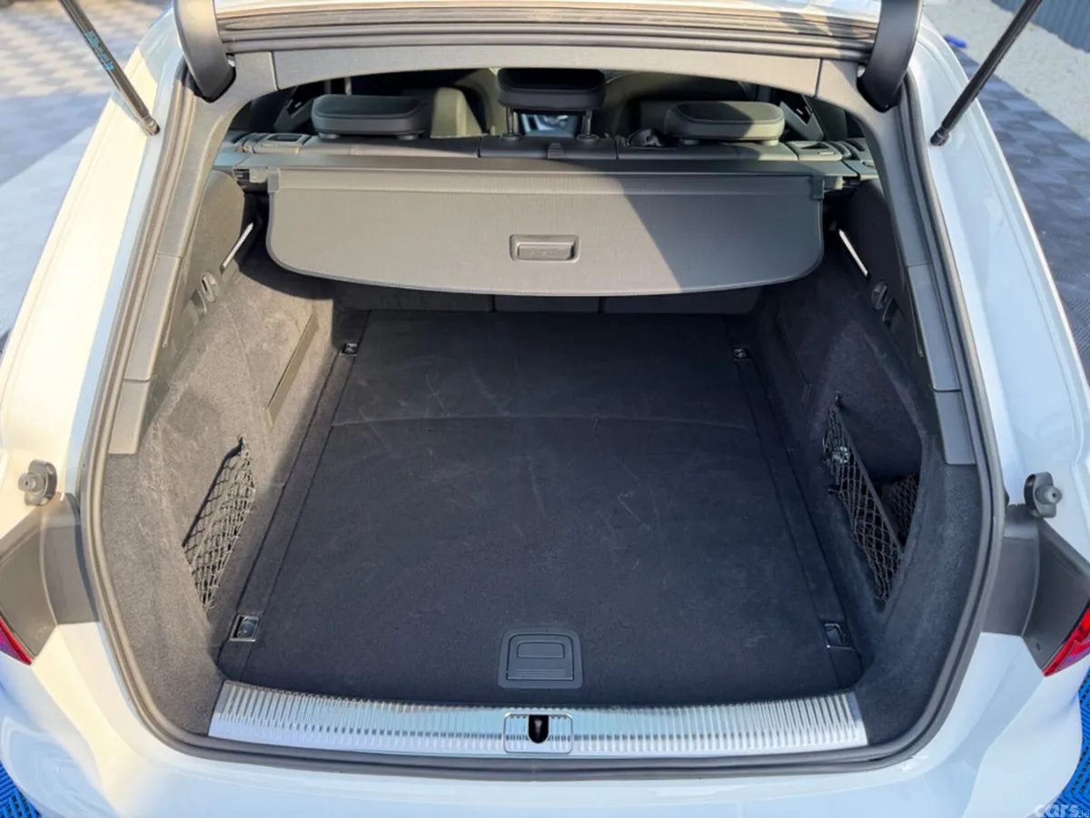 Audi A4 Estate, Petrol, 2019, White