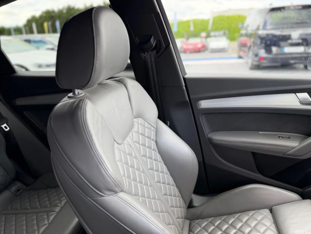 Audi Q5 SUV, Diesel, 2022, Blue