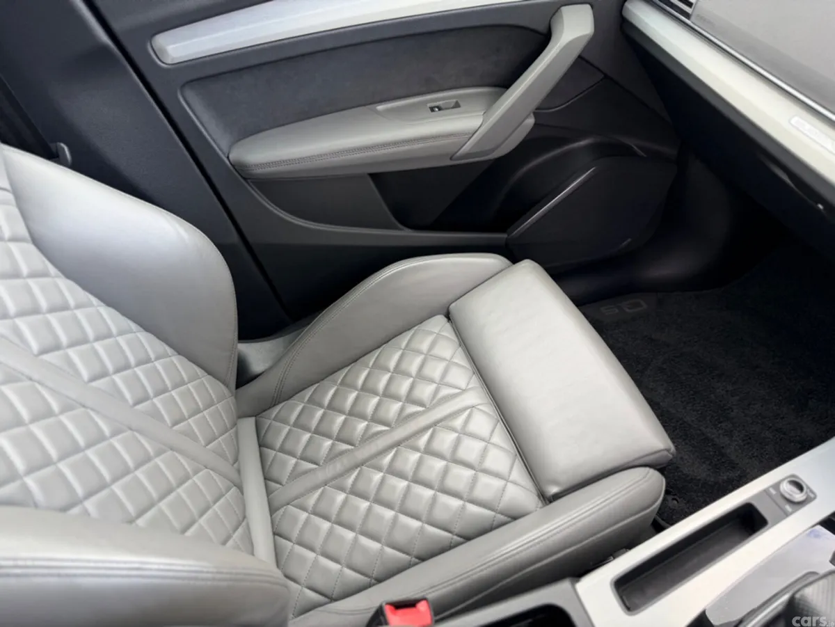 Audi Q5 SUV, Diesel, 2022, Blue