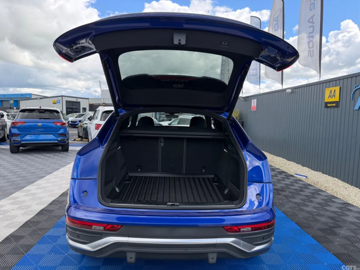 Audi Q5 SUV, Diesel, 2022, Blue