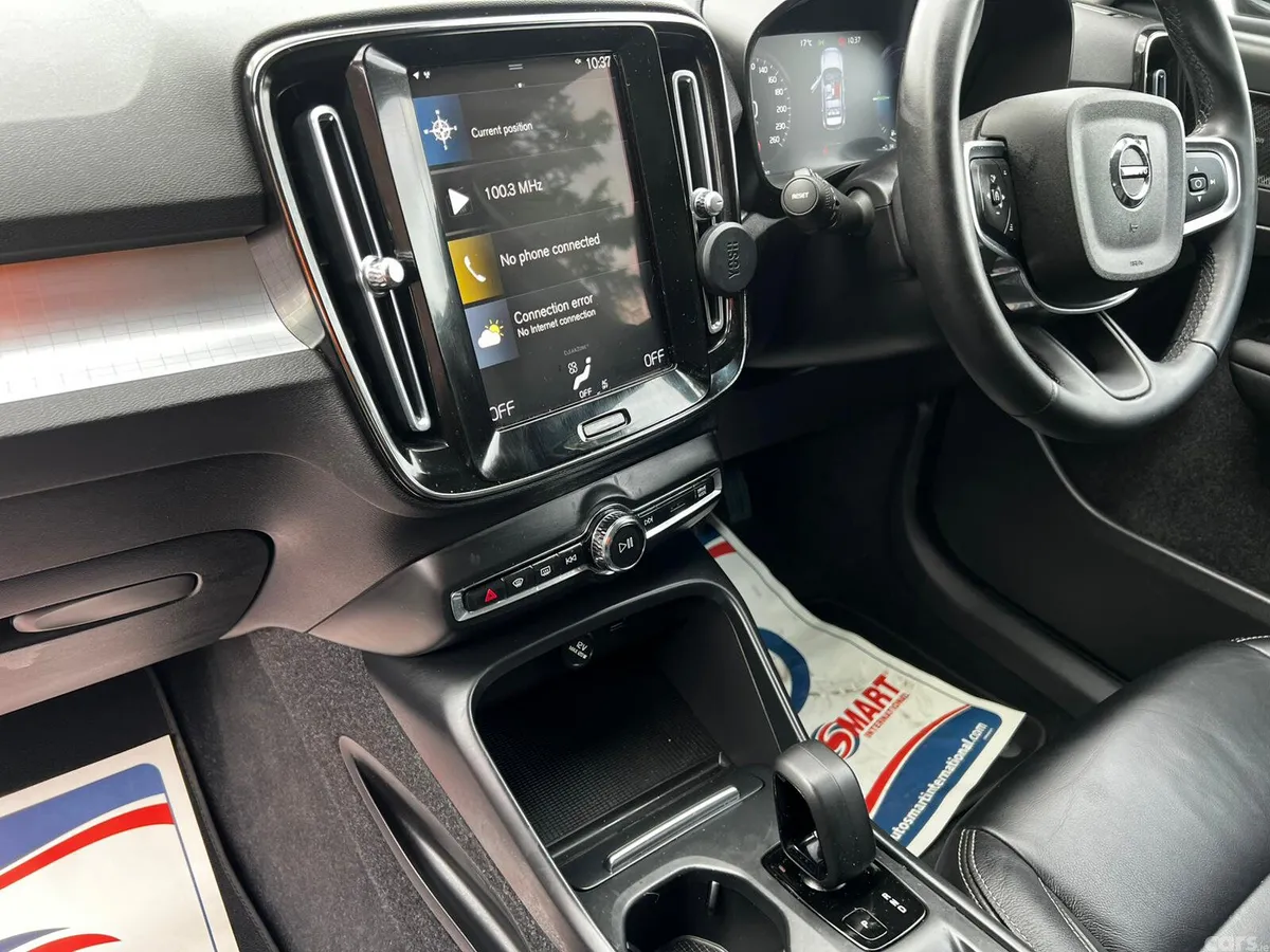 Volvo XC40 Estate/Jeep, Petrol Plug-in Hybrid, 2022, Black
