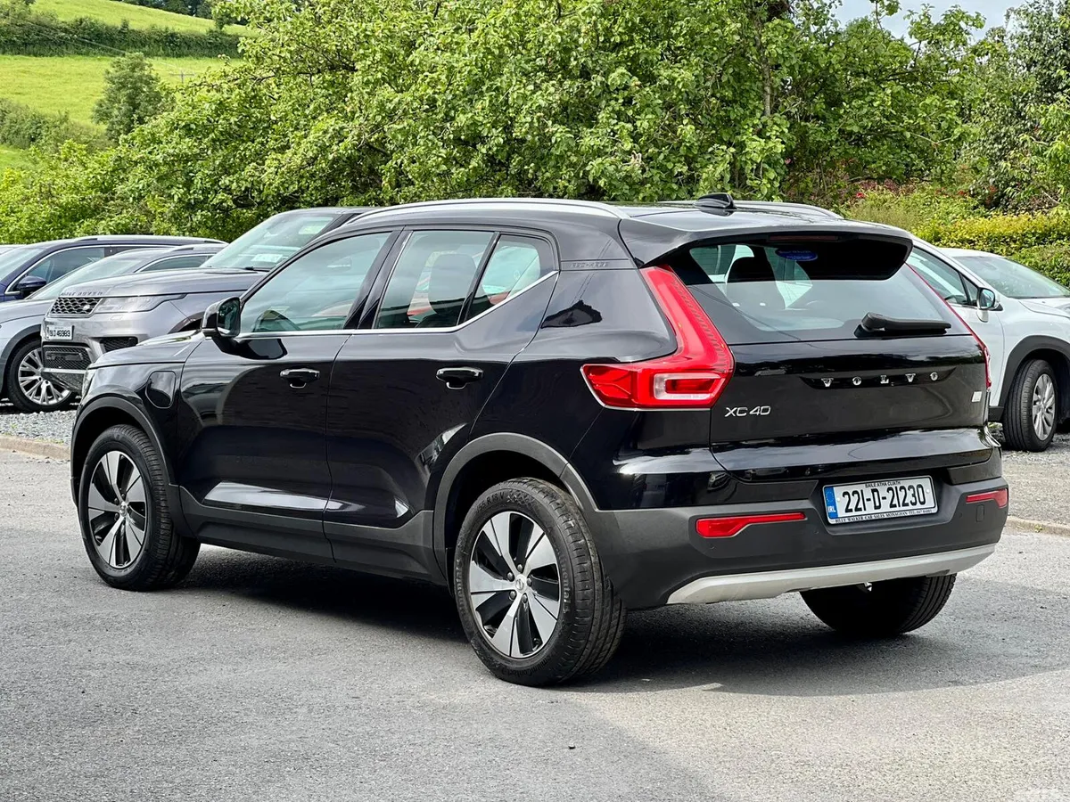 Volvo XC40 Estate/Jeep, Petrol Plug-in Hybrid, 2022, Black