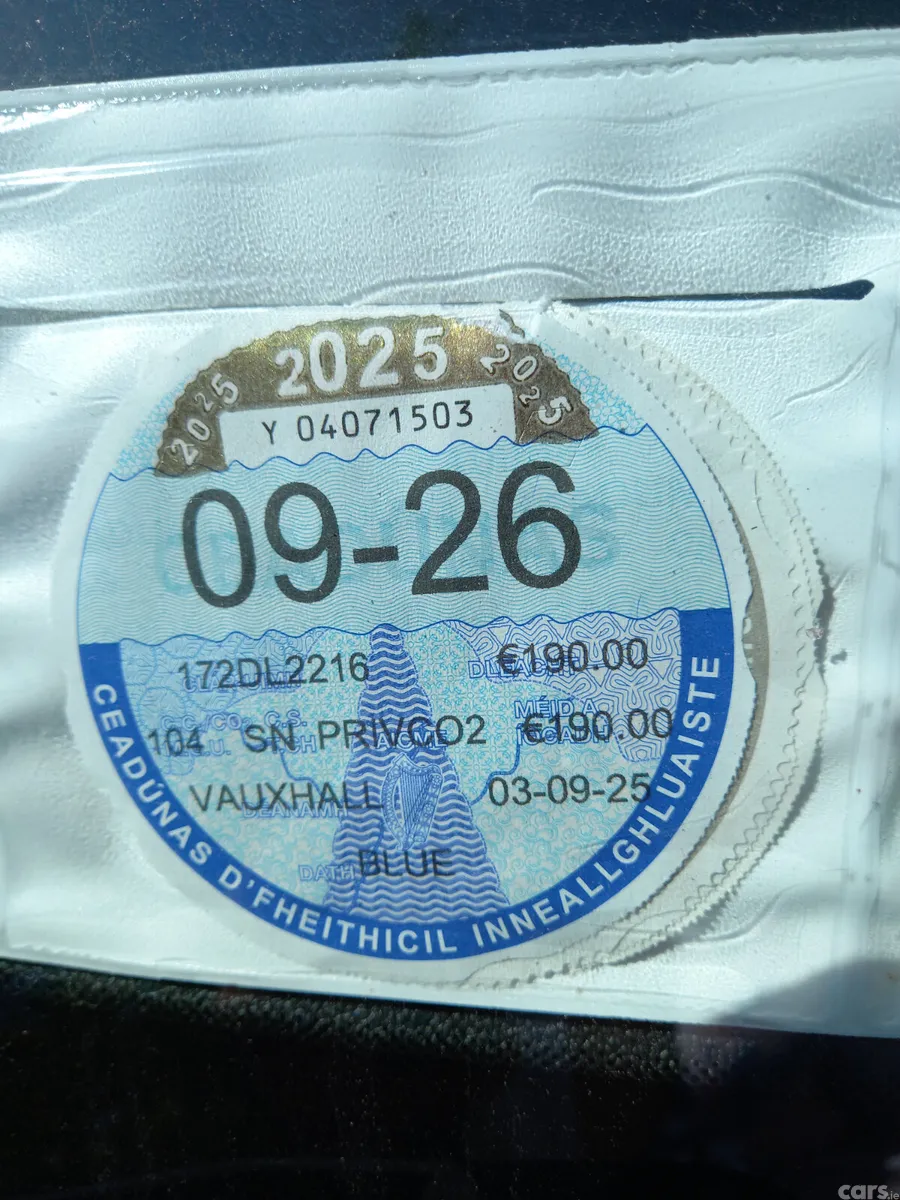 Vauxhall Viva Hatchback, Petrol, 2017, Blue