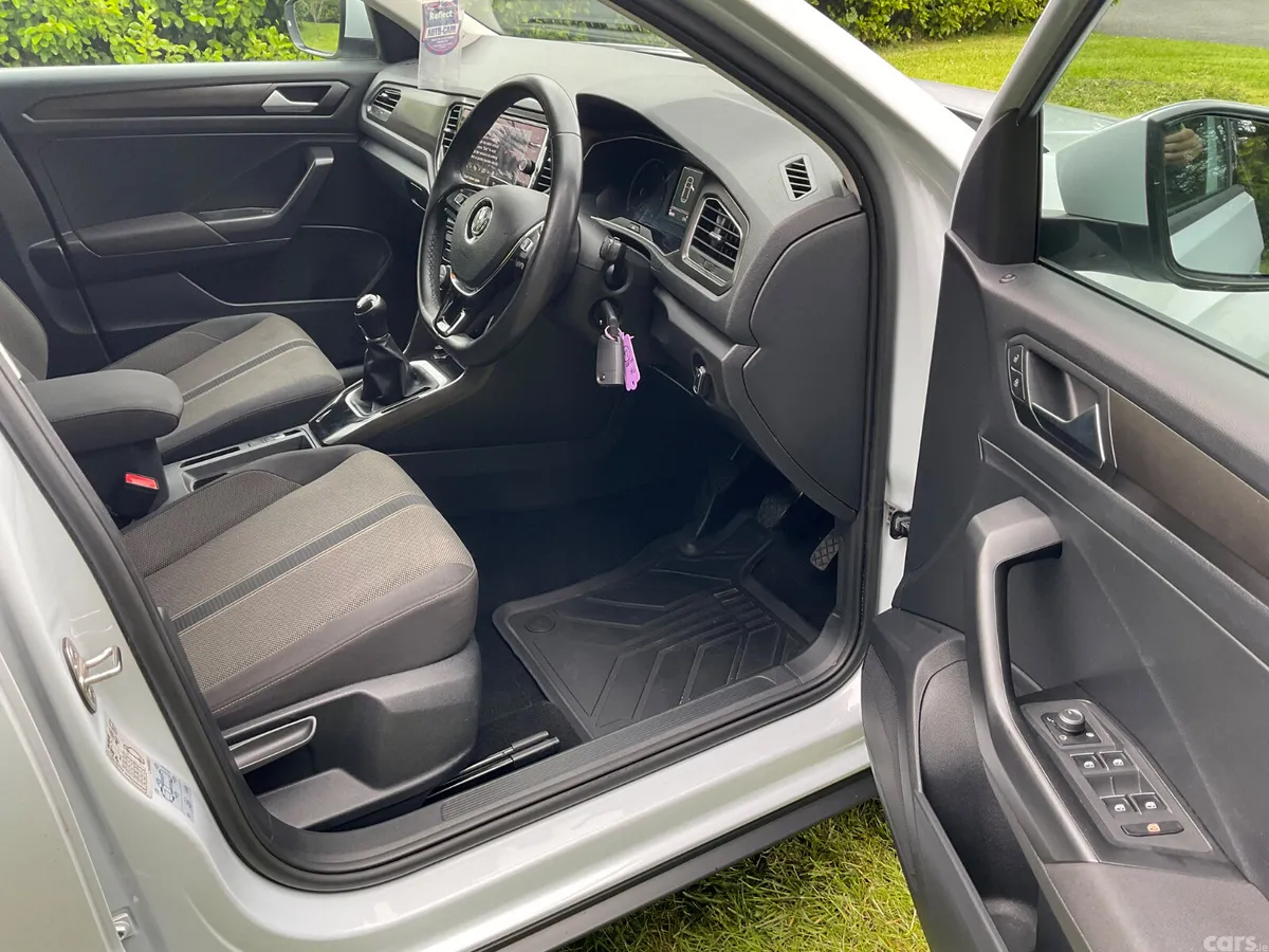 Volkswagen T-Roc SUV, Diesel, 2019, White