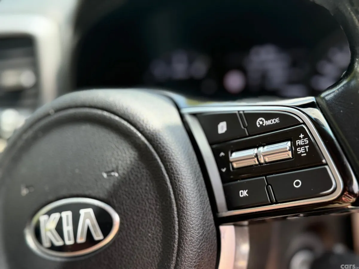 Kia Sportage SUV, Diesel Hybrid, 2021, Red