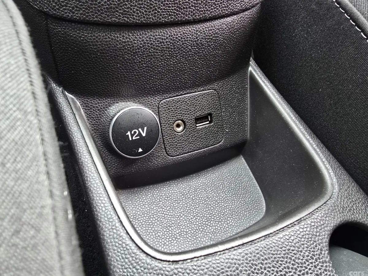 Ford Fiesta Hatchback, Petrol, 2015, Red