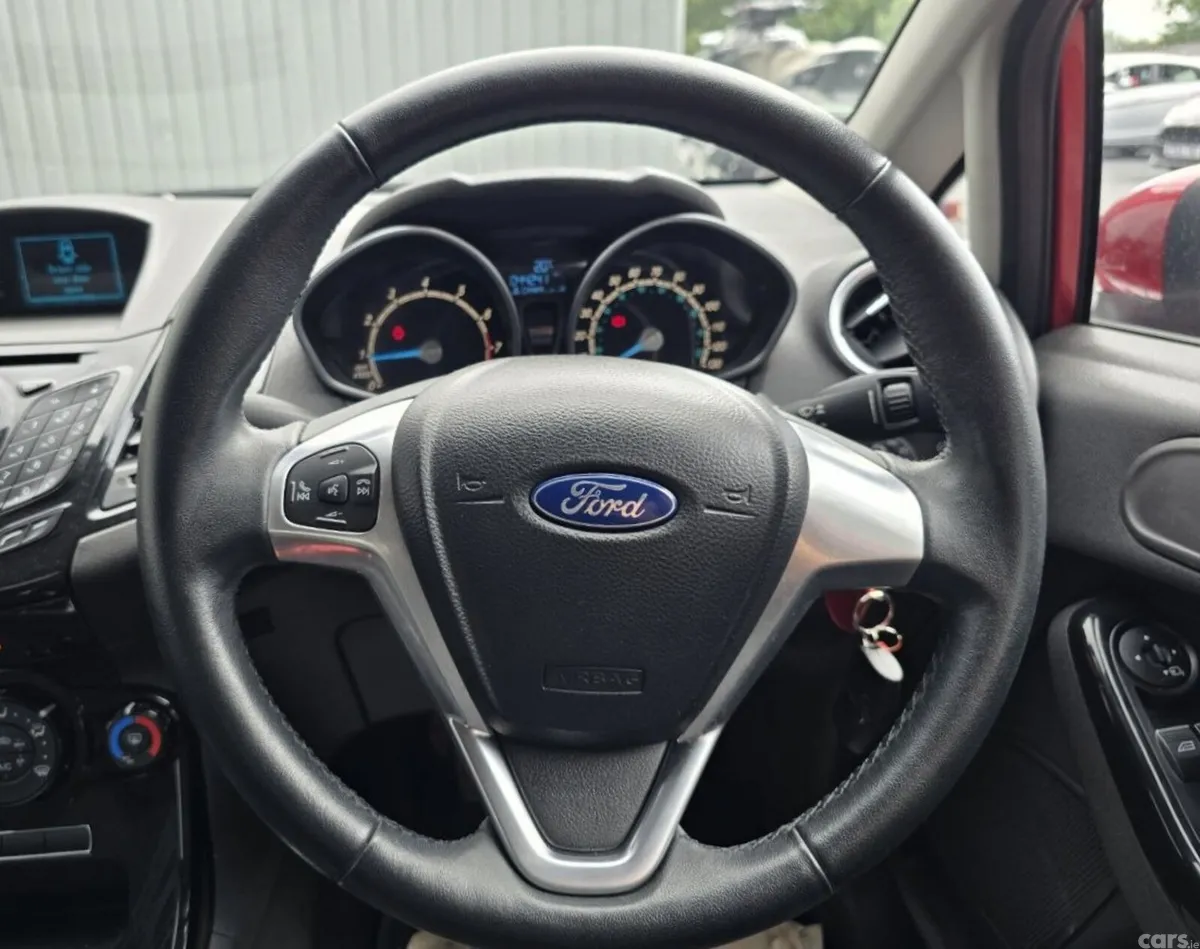 Ford Fiesta Hatchback, Petrol, 2015, Red