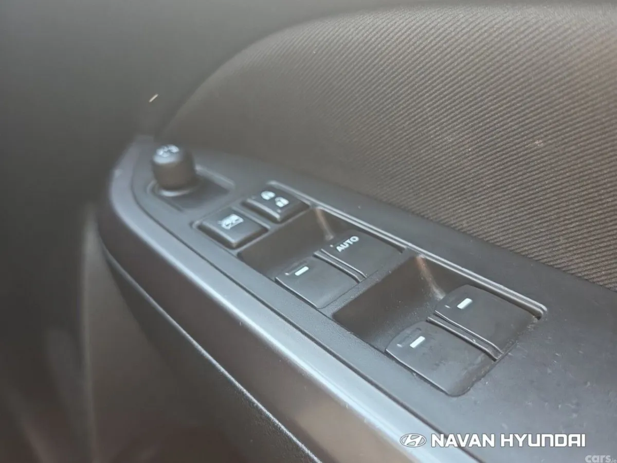 Suzuki Vitara SUV, Petrol Hybrid, 2023, Grey