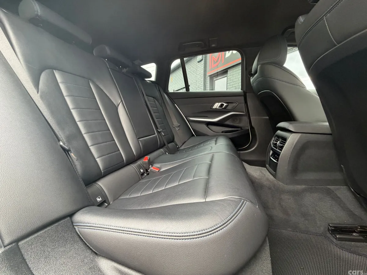 BMW 3-Series Estate, Petrol Hybrid, 2022, White