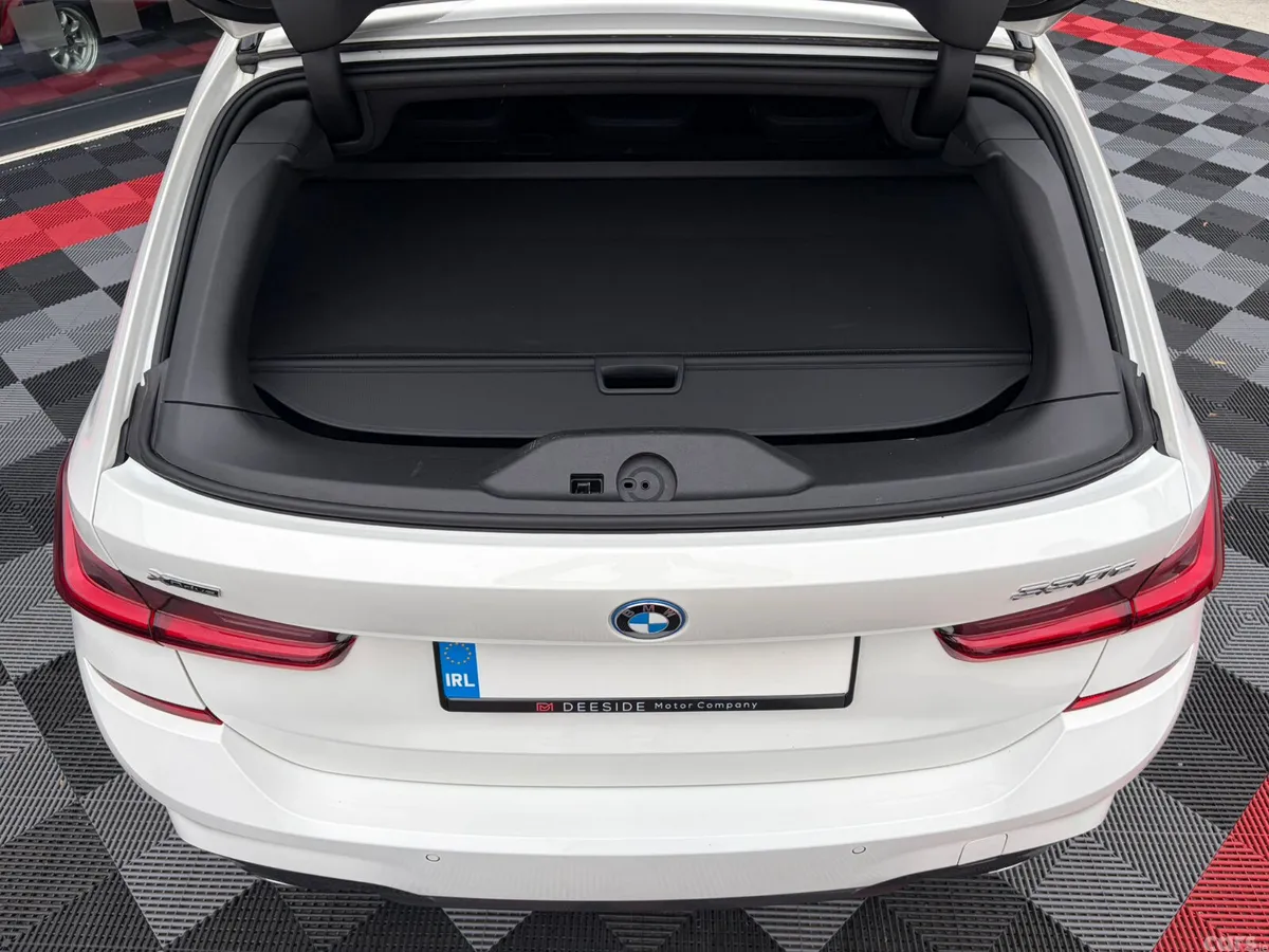 BMW 3-Series Estate, Petrol Hybrid, 2022, White