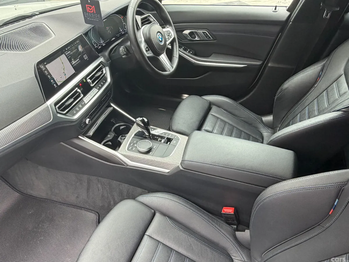 BMW 3-Series Estate, Petrol Hybrid, 2022, White