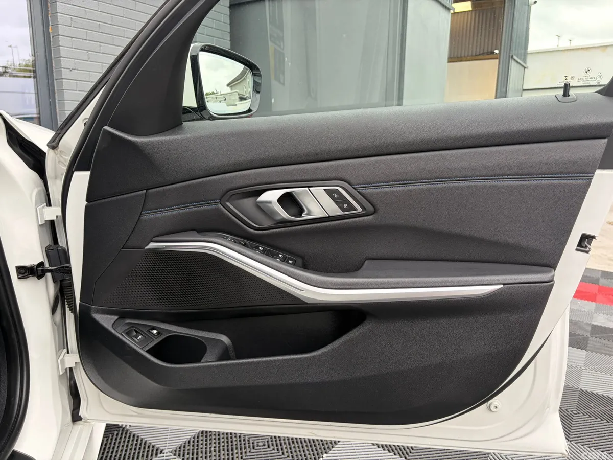BMW 3-Series Estate, Petrol Hybrid, 2022, White