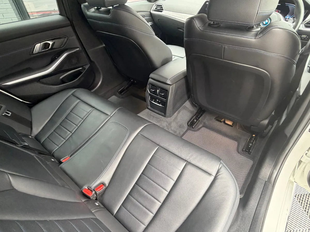 BMW 3-Series Estate, Petrol Hybrid, 2022, White