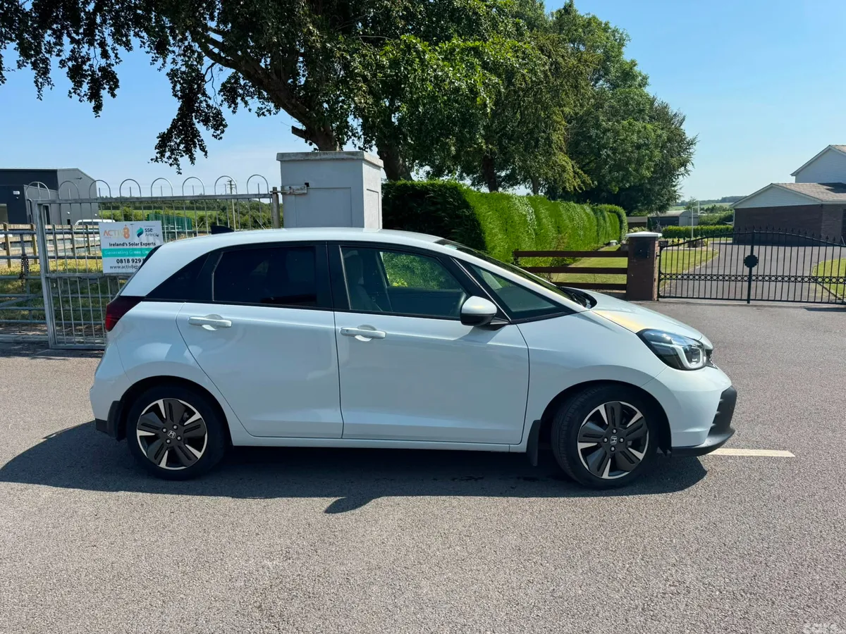 Honda Jazz Hatchback, Petrol Hybrid, 2025, White