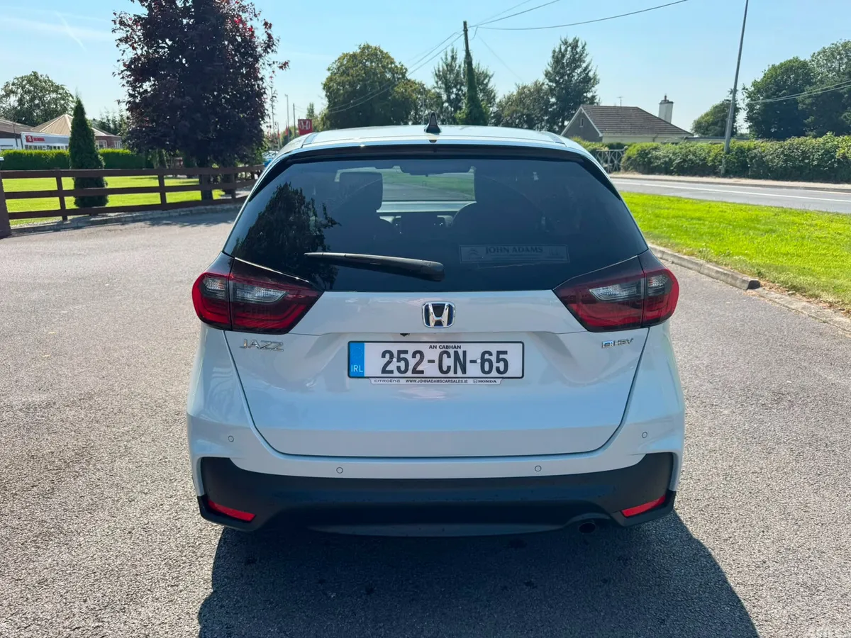 Honda Jazz Hatchback, Petrol Hybrid, 2025, White